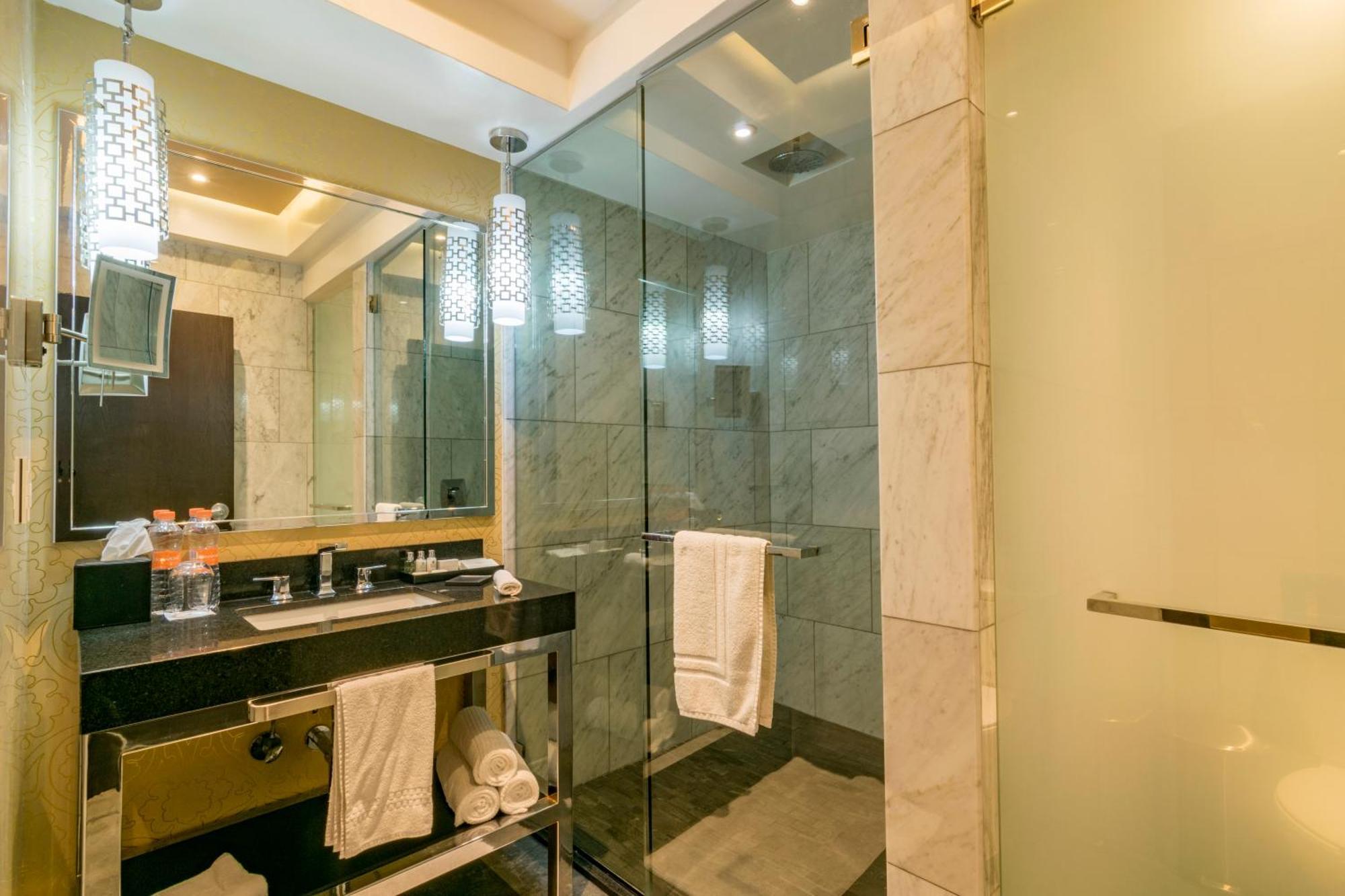 K Tower Boutique Hotel By Lucerna Tijuana Bagian luar foto