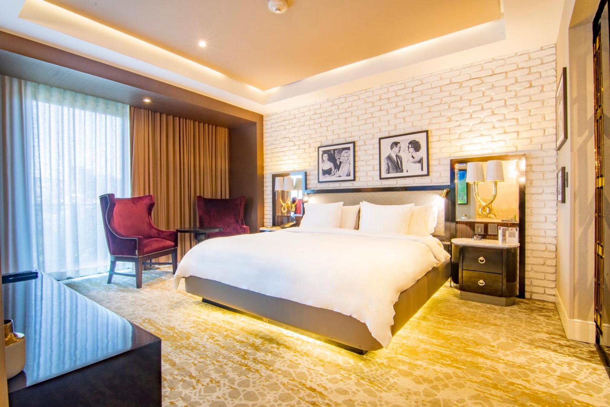 K Tower Boutique Hotel By Lucerna Tijuana Bagian luar foto