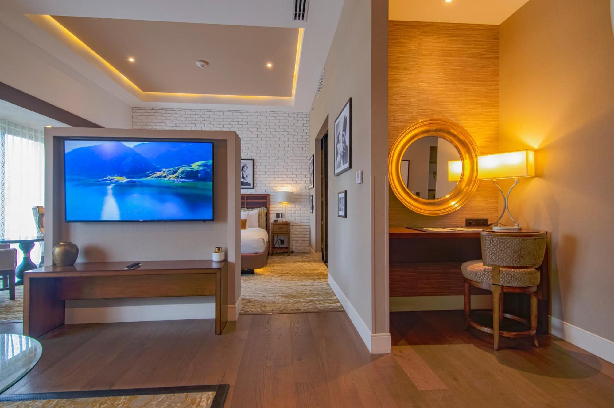 K Tower Boutique Hotel By Lucerna Tijuana Bagian luar foto