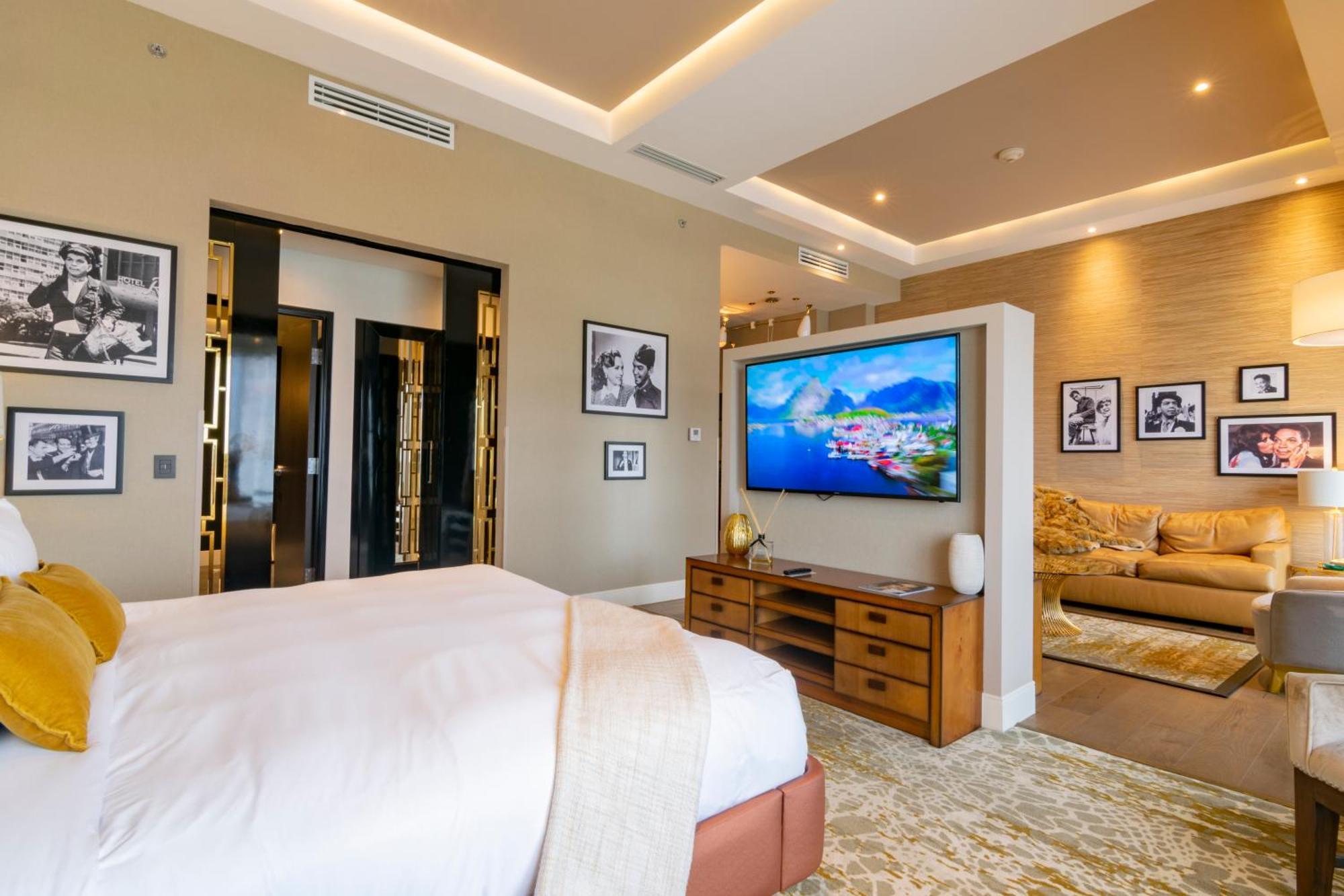 K Tower Boutique Hotel By Lucerna Tijuana Bagian luar foto