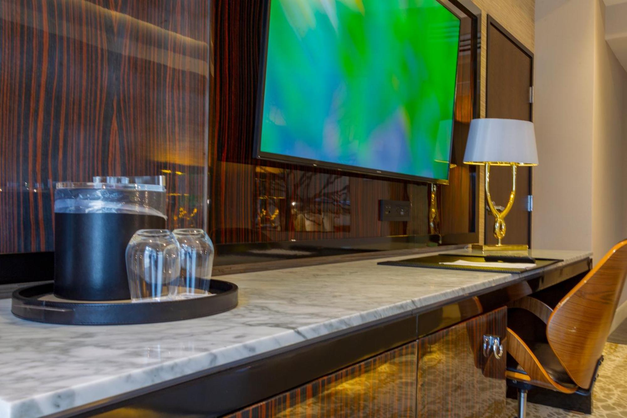 K Tower Boutique Hotel By Lucerna Tijuana Bagian luar foto
